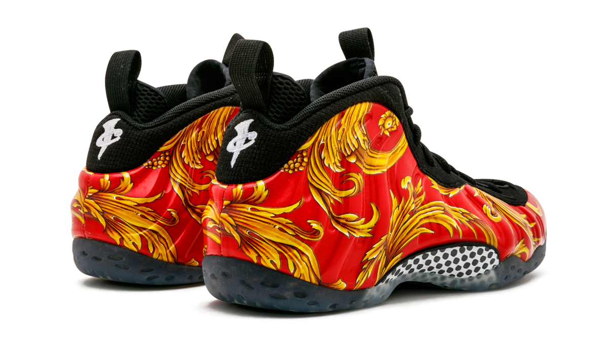 "Supreme - Red" Air Foamposite One 652792 600 - product image from the listing.
