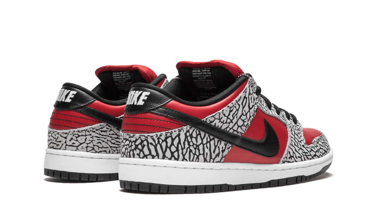 "Supreme - Red Cement" SB Dunk Low Premium 313170 600 - product image from the listing.