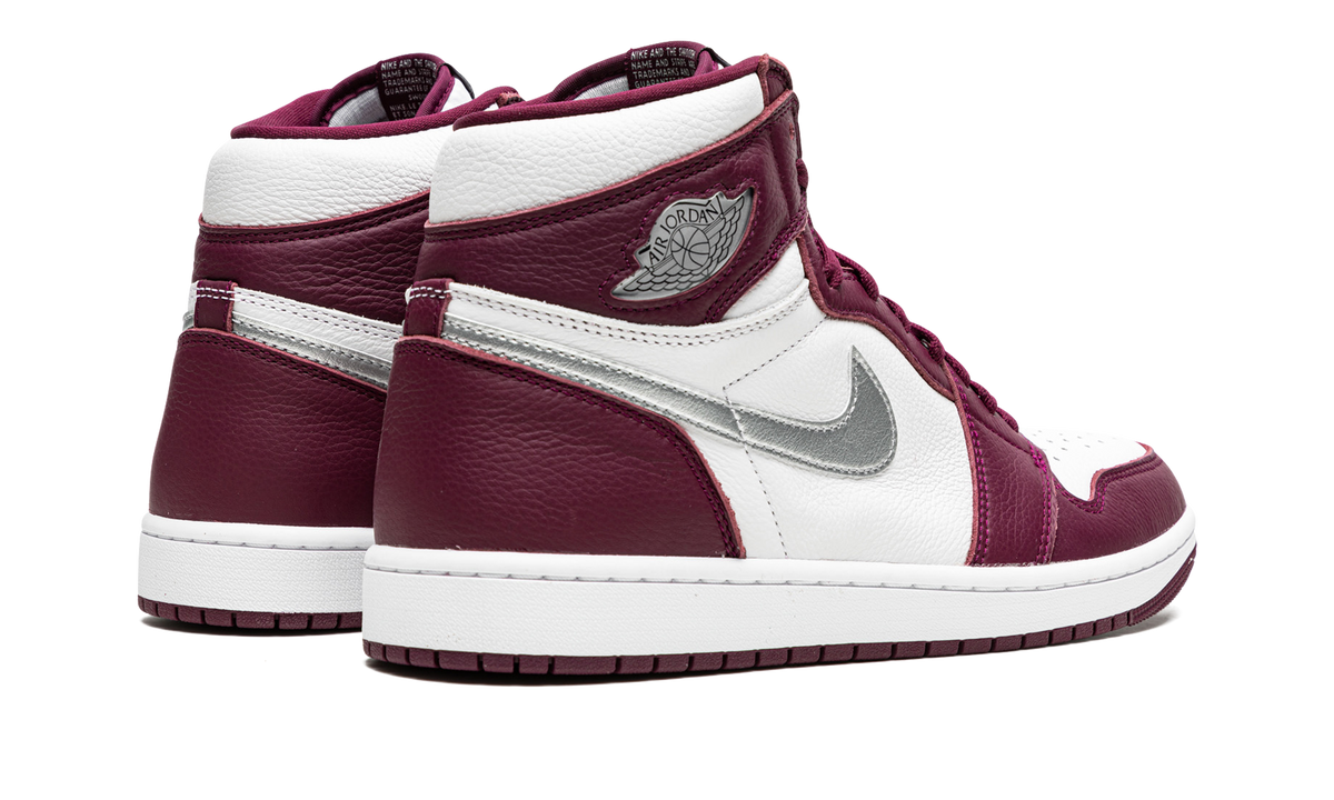"Bordeaux" Air Jordan 1 Retro High OG 555088 611 - product image from the listing.