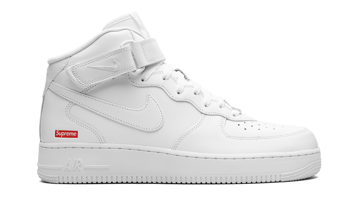 "Supreme - Mini Box Logo White" Air Force 1 Mid FZ8784 100 - product image from the listing.