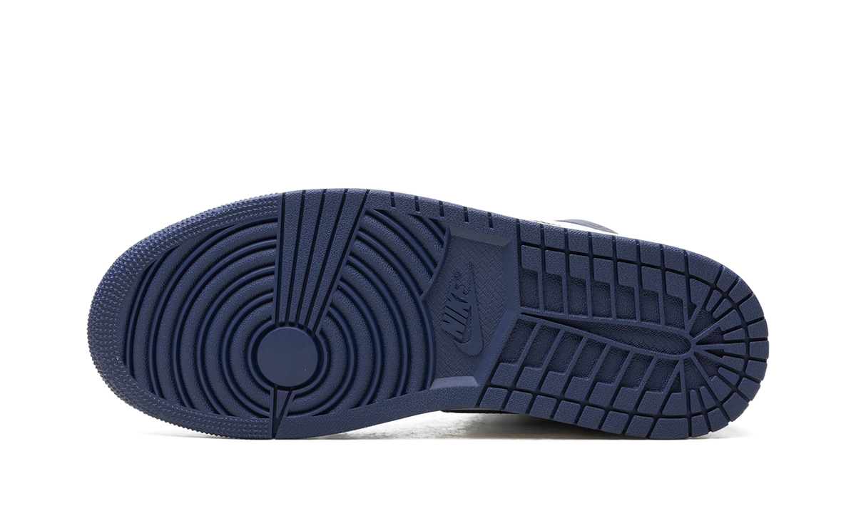 "Midnight Navy" Air Jordan 1 Retro High OG DZ5485 401 - product image from the listing.