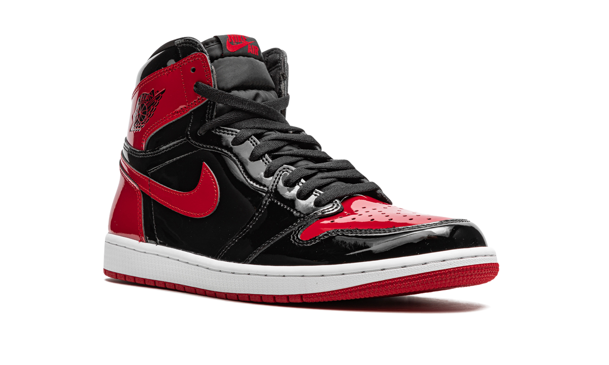 "Patent Bred" Air Jordan 1 Retro High OG 555088 063 - product image from the listing.