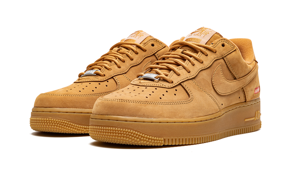 "Supreme - Wheat" Air Force 1 Low SP DN1555 200 - product image from the listing.