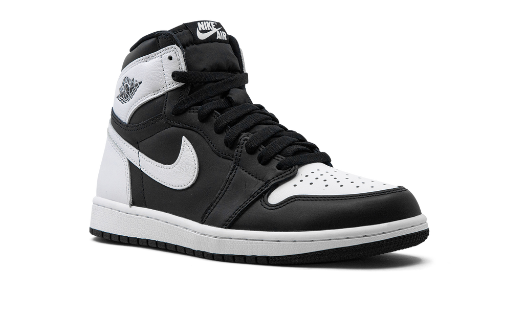 "Reverse Panda" Air Jordan 1 Retro High OG DZ5485 010 - product image from the listing.