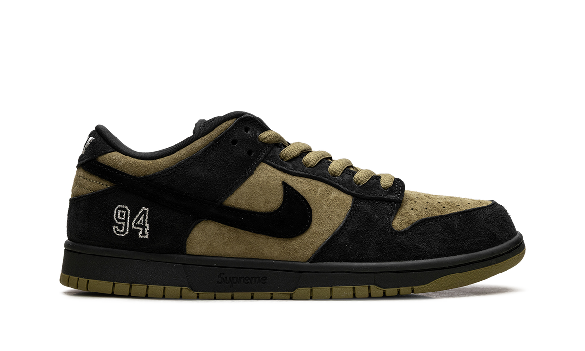 "Supreme - Camper Green" SB Dunk Low HQ8487 300 - product image from the listing.