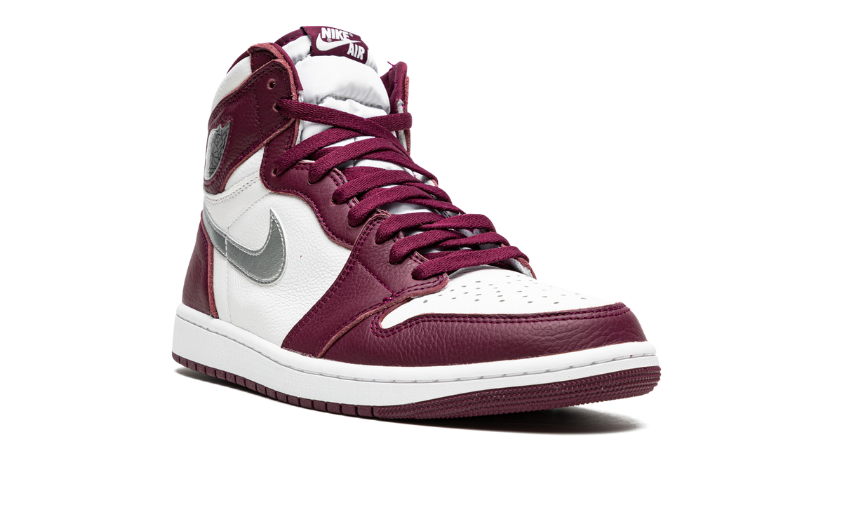 "Bordeaux" Air Jordan 1 Retro High OG 555088 611 - product image from the listing.