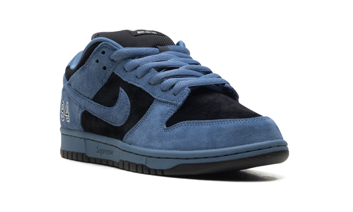 "Supreme - Ocean Fog" SB Dunk Low HQ8487 400 - product image from the listing.
