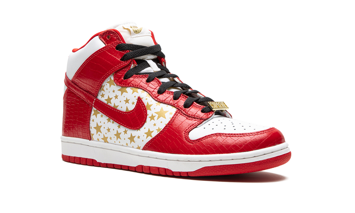 "Supreme - Red Stars (2003)" SB Dunk High Pro 307385 161 - product image from the listing.