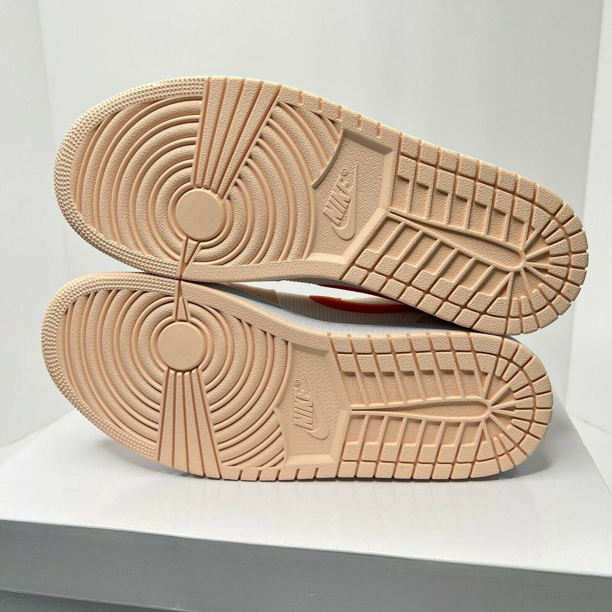 'Corduroy' — Women's Air Jordan 1 Mid SE