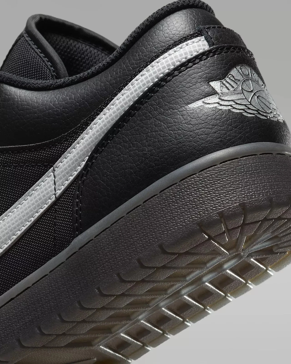 Black White Dark Smoke Grey — Air Jordan 1 Low HV5968-001