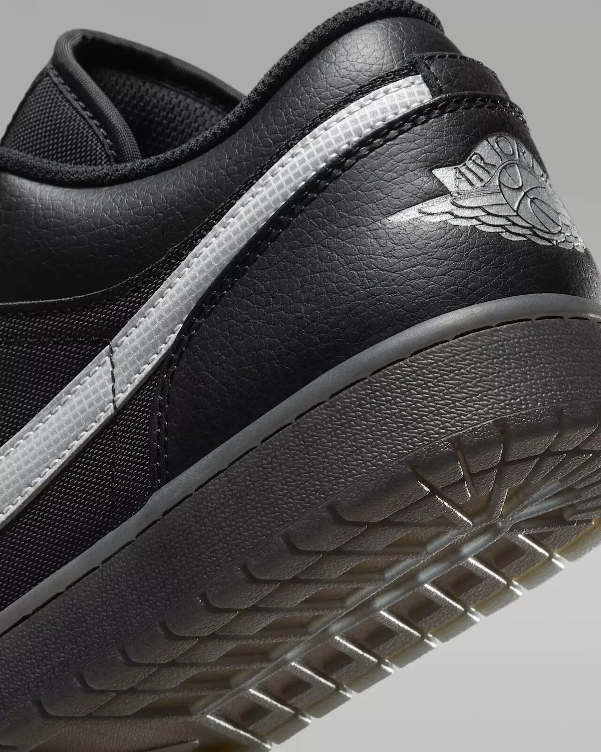 Black White Dark Smoke Grey — Air Jordan 1 Low HV5968-001