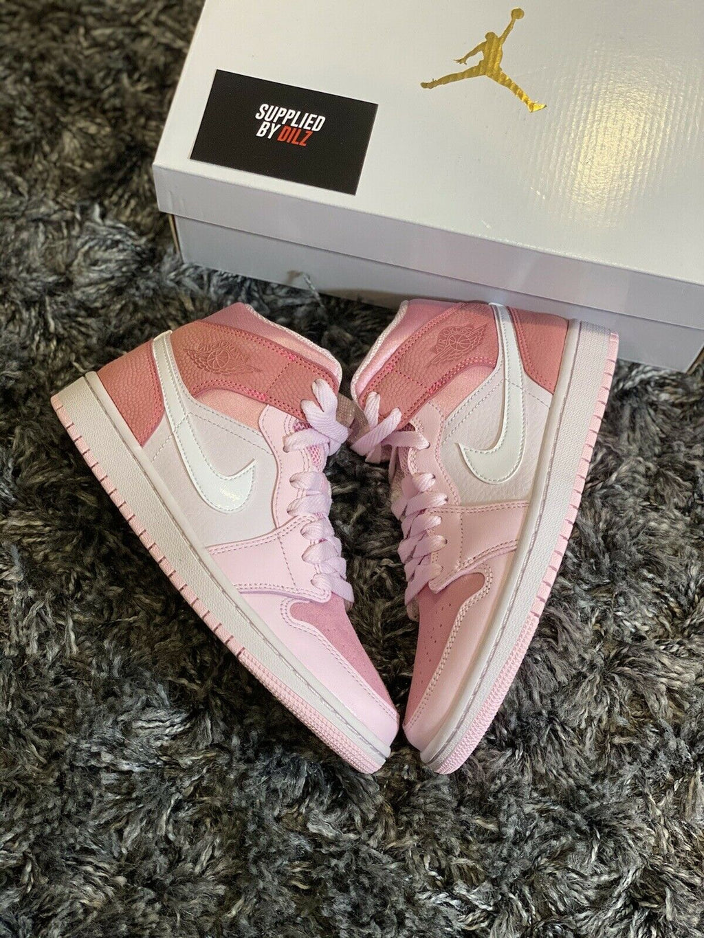 Digital Pink (W) — Jordan 1 Mid