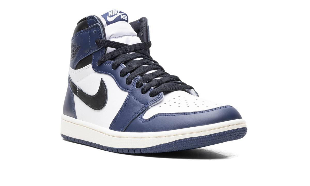 "Midnight Navy" Air Jordan 1 Retro High OG DZ5485 401 - product image from the listing.