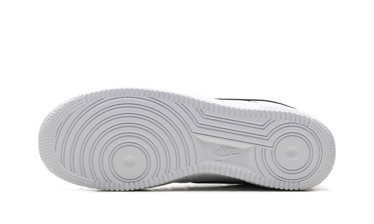 "Supreme - Mini Box Logo White / Black" Air Force 1 Low CU9225 102 - product image from the listing.