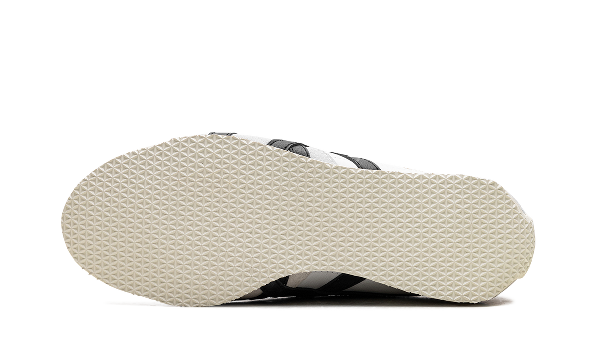 Onitsuka Tiger Runspark in White Grey Black 139484 - product image from the listing.