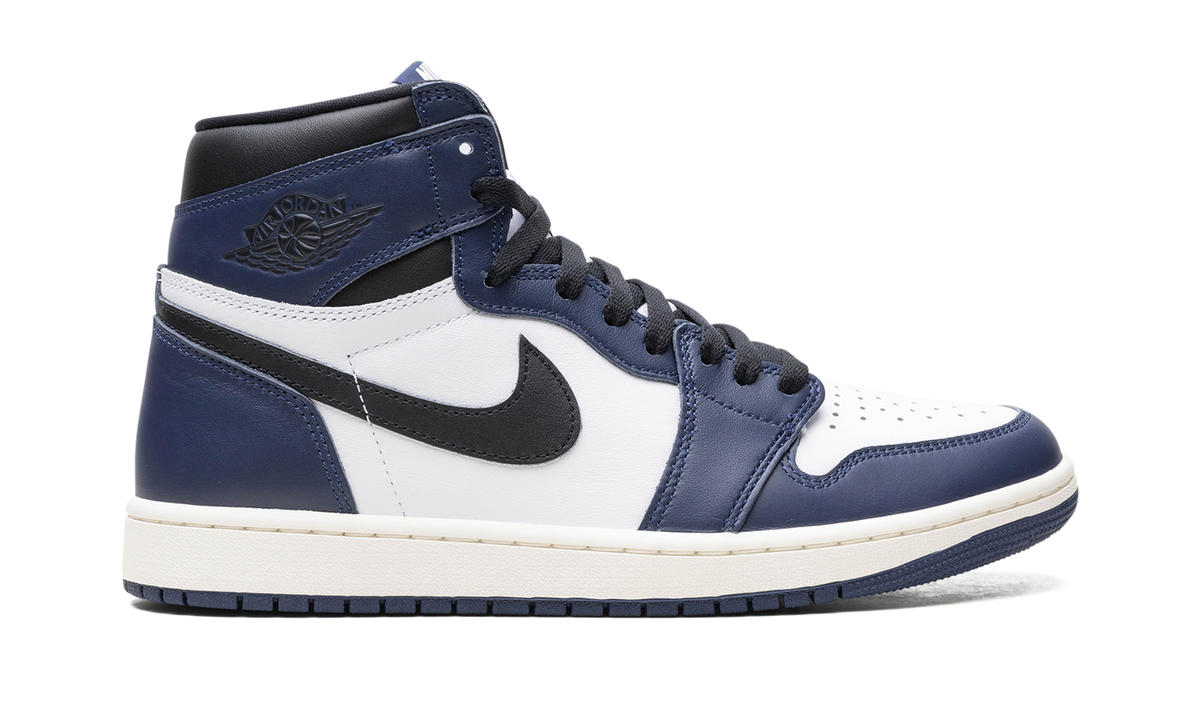 "Midnight Navy" Air Jordan 1 Retro High OG DZ5485 401 - product image from the listing.