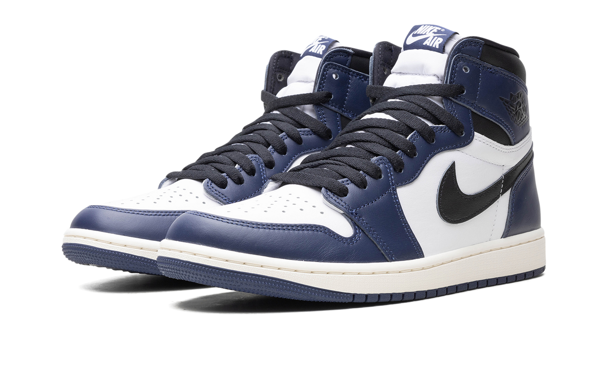 "Midnight Navy" Air Jordan 1 Retro High OG DZ5485 401 - product image from the listing.