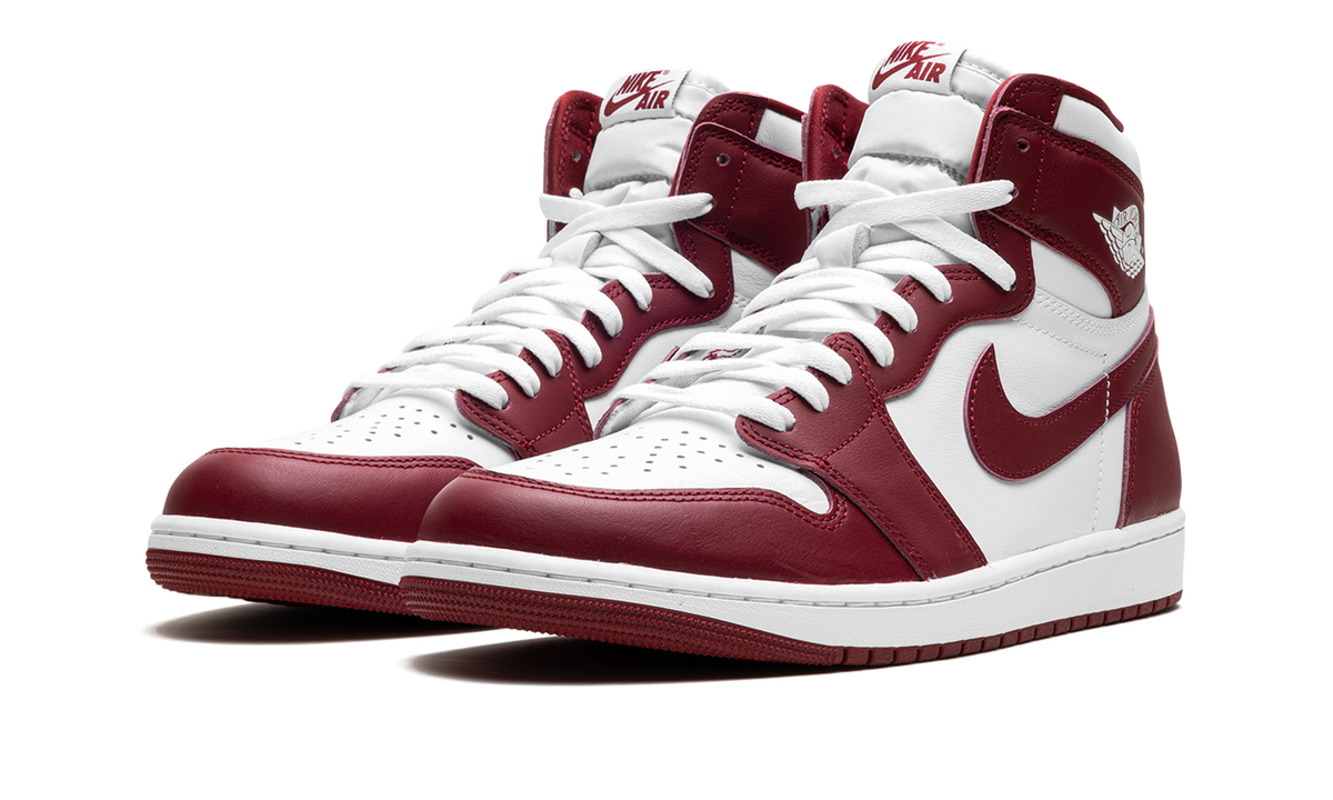 "Team Red" Air Jordan 1 Retro High OG DZ5485 160 - product image from the listing.