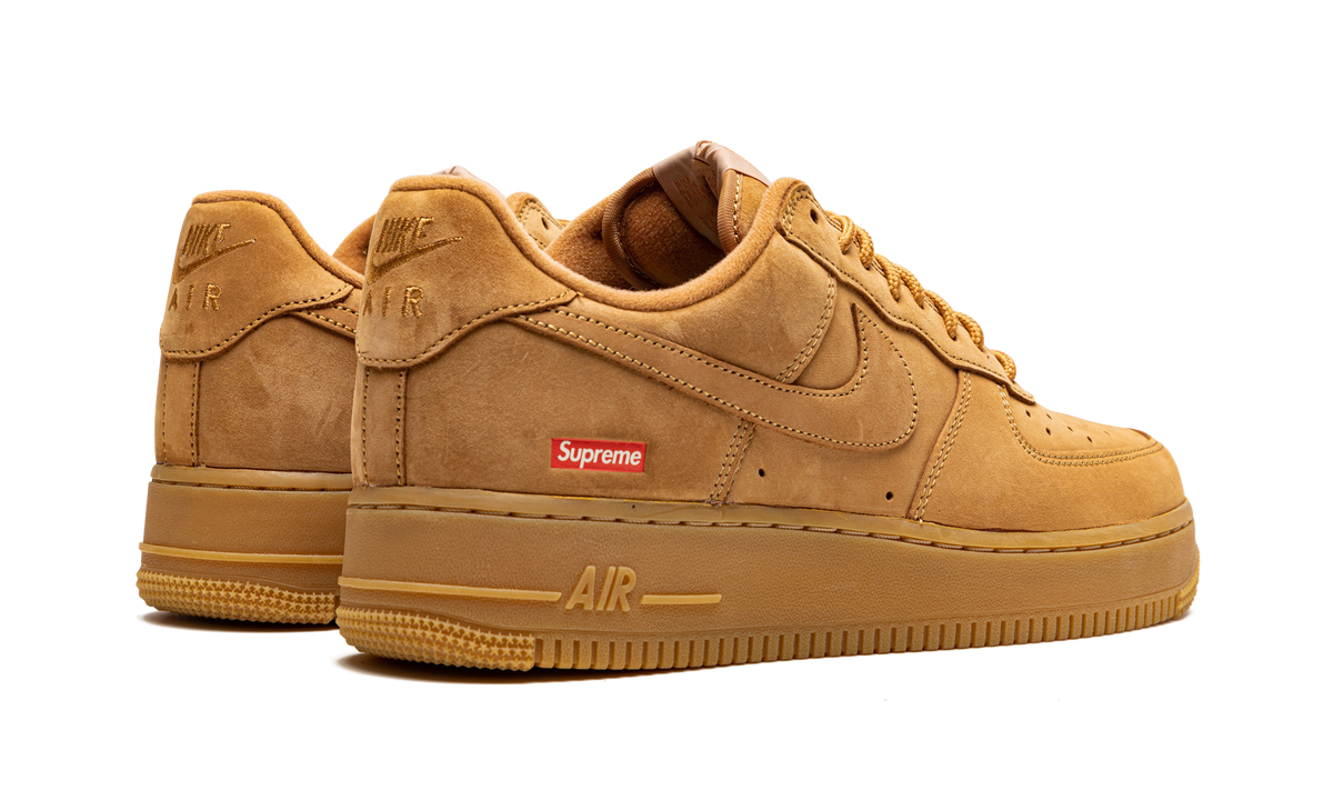 "Supreme - Wheat" Air Force 1 Low SP DN1555 200 - product image from the listing.