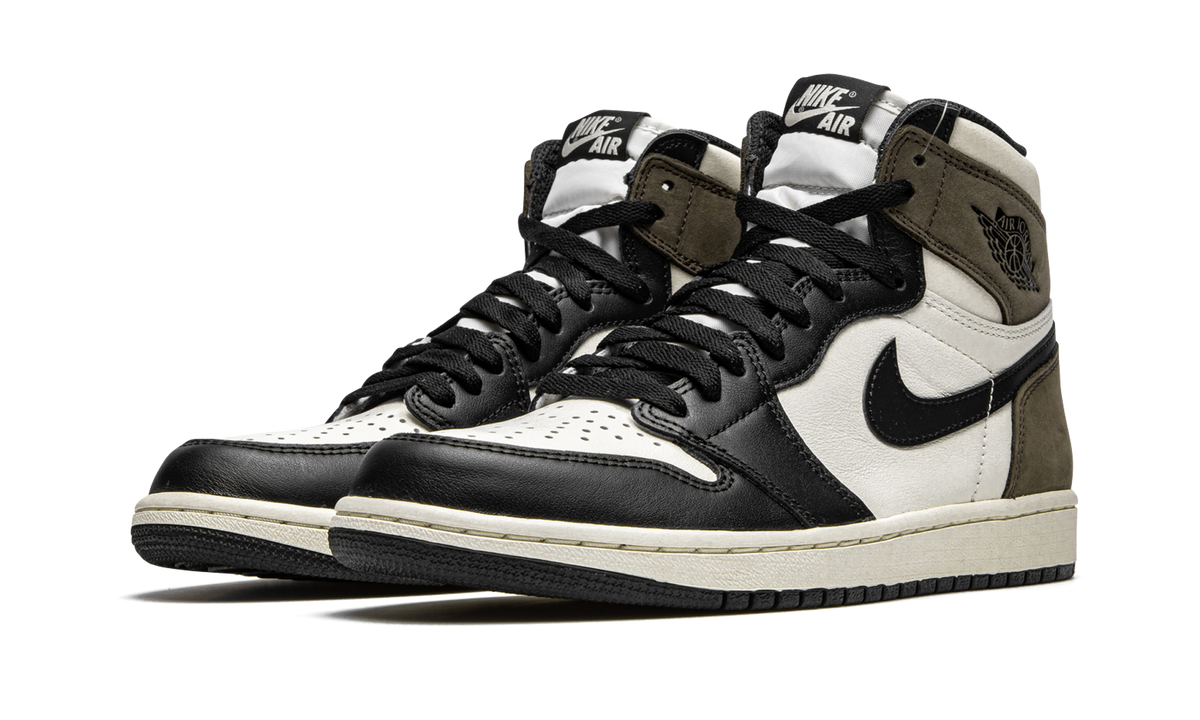 "Dark Mocha" Air Jordan 1 Retro High OG 555088 105 - product image from the listing.