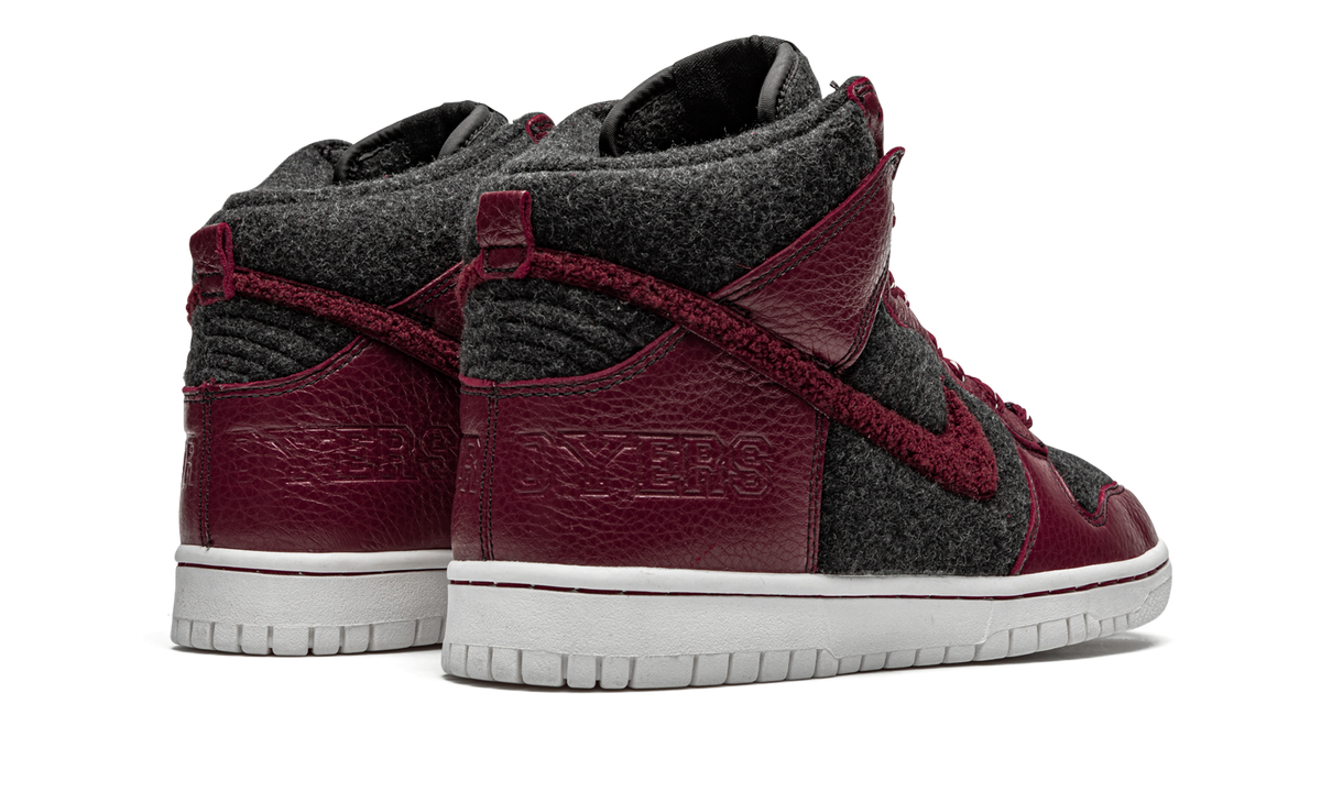 "Destroyer" Dunk High Supreme 318655 061 - product image from the listing.