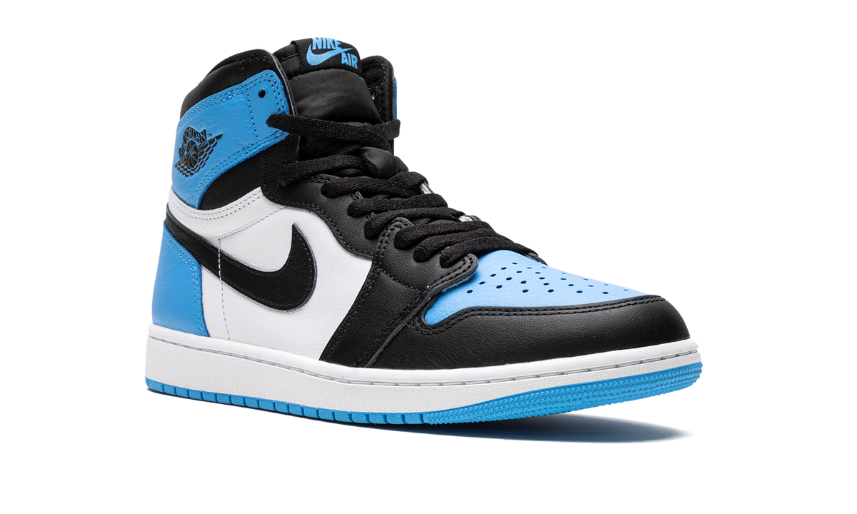 "UNC Toe" Air Jordan 1 Retro High OG DZ5485 400 - product image from the listing.