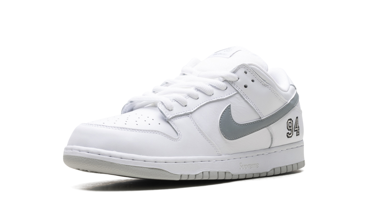 "Supreme - White" SB Dunk Low HQ8487 100 - product image from the listing.